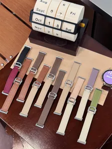 Ersatzarmband aus echtem Leder mit D-förmiger Metallschnalle für Smartwatch-Modelle.