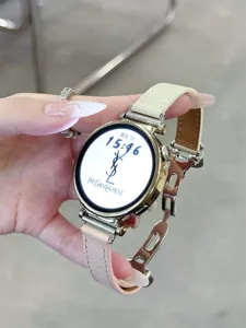Detailansicht des hochwertigen Echtleder-Uhrenarmbands mit stilvoller Metallschnalle.