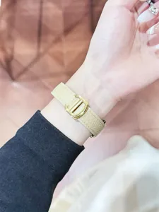 Ersatzarmband aus echtem Leder mit goldener Schließe, elegantes und stilvolles Design.