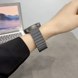 Silikon Smartwatch Armband mit Wellen-Design, kompatibel mit diversen 20mm und 22mm Uhren.
