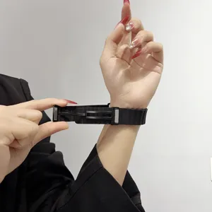 Langlebiges schwarzes Silikon-Uhrenarmband mit magnetischer Flachkopf-Ozeanschnalle.