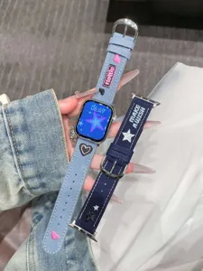Bracelet de montre Apple en denim stylé avec broderie d'étoiles et de cœurs mignons.