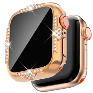 Nahaufnahme des funkelnden roségoldenen Strass-Uhrengehäuses mit glänzenden Kristall-Details.