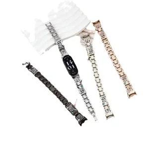 Correa de repuesto para reloj inteligente de metal con dijes de perrito lindos y brillantes.