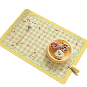 Frische PVC Tischset wasserdicht ölabweisend Tischunterlage mit grünem Karomuster für Küche.