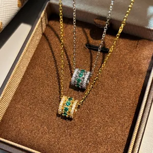 French light luxury small waist rhinestone necklace set, versatile elegant clavicle chain for women.