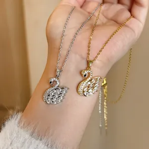 Exquisite crystal swan pendant necklace set, elegant metal chain fashion jewelry accessory
