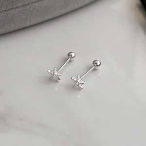 Silberne Seestern Barbell Ohrringe, zarte Ohrstecker mit funkelnden Zirkoniasteinen.