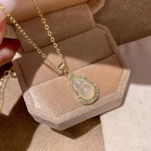 Nuova collana con ciondolo a zucca in calcedonio retrò cinese elegante catena oro