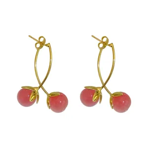 Exquisite rosa Kirsch-Ohrringe mit vergoldeten Stielen, süßer und eleganter Modeschmuck Stil.