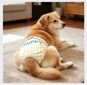 Vista detallada del lindo pañal lavable a cuadros amarillos para perros y pantalones sanitarios.