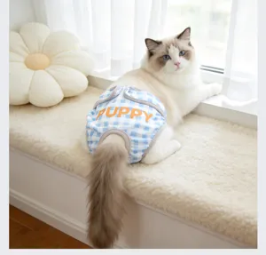 Lindo panal para mascotas a cuadros azules y blancos pantalon fisiologico perro gato detalle.