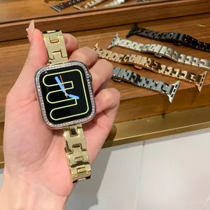 Cinturino per orologio in metallo di lusso con custodia in strass scintillanti per smartwatch.