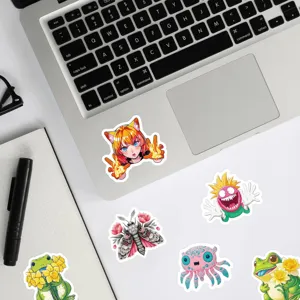 Vue détaillée d'autocollants graffiti créatifs imperméables avec divers motifs de dessins animés.