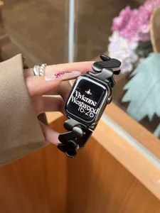 Stilvolles wellenförmiges Metallarmband für Apple Watch, elegantes glänzendes Ersatzarmband Damen.