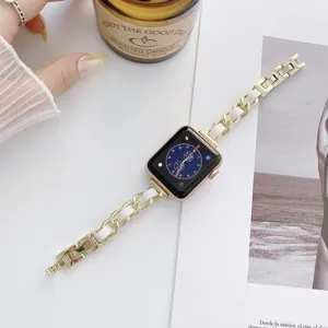 Elegante cinturino in catena di metallo e pelle per Apple Watch, stile di lusso raffinato.