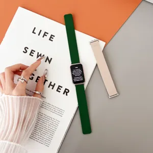 Correa de reloj de repuesto magnética de silicona compatible con smartwatch, cómoda.