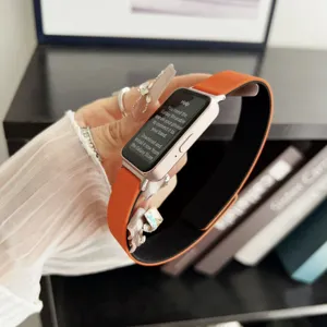 Correa de repuesto de silicona magnética para rastreador de fitness, cómoda para uso diario.