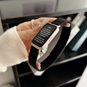 Correa de reloj magnética de silicona de repuesto para smartwatch, duradera y cómoda de llevar.