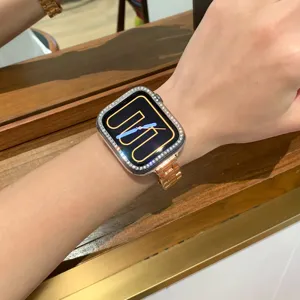 Cinturino per orologio in strass oro rosa e custodia protettiva elegante per lo smartwatch.
