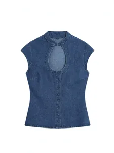 Women's vintage denim sleeveless top with keyhole cutout and front buttons. Stylish summer wear.