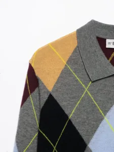 Nahaufnahme Damen Argyle Strick Polo Pullover, vintage geometrisches Muster, Kragen.