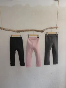 Comodi leggings autunnali per ragazze pantaloni casual a tinta unita per bambini usati.