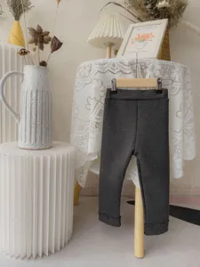 Leggings autunnali grigio scuro da bambina comodi abbigliamento giornaliero ricamo carino pantaloni