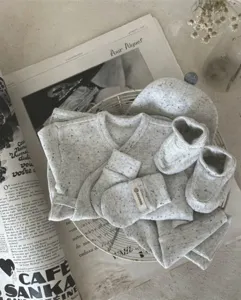 Baby set katoen gespikkeld lange mouw top broek muts sokken comfortabele stijl voor kleintjes