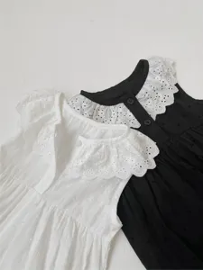 Sweet lace collar baby romper detail view, pure cotton sleeveless infant summer clothing closeup