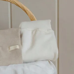 Dettaglio leggings invernali vita alta per neonato, pantaloni elastici morbidi