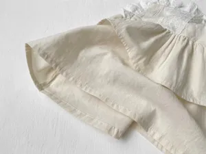Peuter meisjes kant afgewerkte gelaagde taart jurk, schattige beige bretels jurk voor baby's.