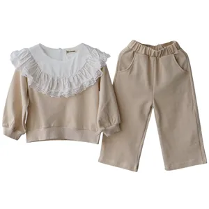Ensemble sweat-shirt en coton automne pour petite fille mignonne avec col volant dentelle.