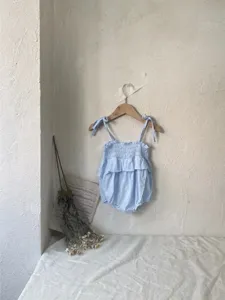 Zomer blauw baby meisje spaghettibandjes jacquard gesmokte volant romper