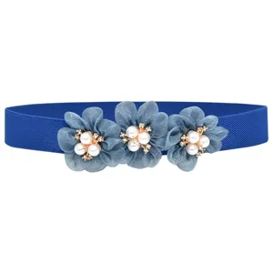 Blauwe elastische tailleband voor dames met drie parel strass stoffen bloemdecoraties.