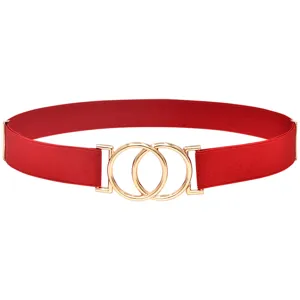 Details of the red elastic waist belt with gold double ring buckle, elegant and stylish.
