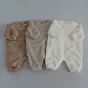 Cálido pelele de forro polar para bebé, mameluco grueso de cuello redondo para niños y niñas.