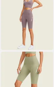 Pantalones cortos de ciclista de tiro alto acanalados y detalle de sujetador deportivo.