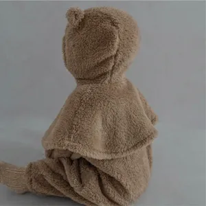 Monos de invierno de forro polar para bebés con capucha de orejas de oso, mameluco cálido grueso.