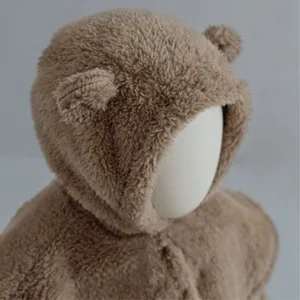 Cálido mameluco de invierno de forro polar para bebé con diseño de capucha y orejas de oso.