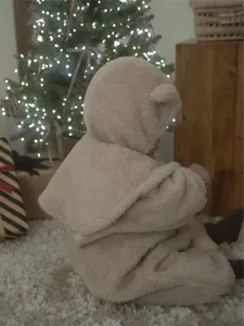 Monito de bebé en forro polar suave con capucha y orejas de oso, cálido para invierno.