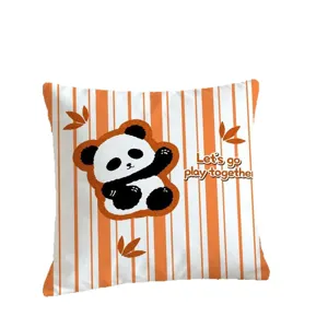 Süßes Cartoon Panda Kissen mit orange-weißen Streifen, weiches Sofakissen fürs Schlafzimmer.