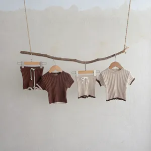 Ensemble tricot fin été bébé t-shirt manches courtes et short couleur contrastée