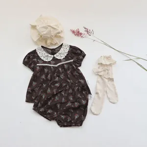 Sommer Set für Babymädchen kurze Ärmel Blumenbluse und kurze Hosen mit Hut und Socken.