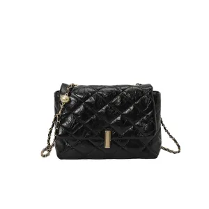 Borsa a tracolla nera matelassé con catena, borsa rétro in pelle stropicciata donna.