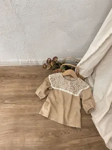 Παιδικό βαμβακερό φόρεμα μακρυμάνικο για κορίτσια με κομψό λευκό κολάρο δαντέλας φθινόπωρο.