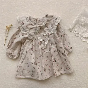 Toddler girls floral long sleeve dress with delicate lace collar and sweet autumn style design.