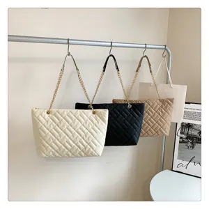 Chic diamond quilted chain tote bag for women, stylish large capacity shoulder bag for daily use.