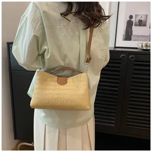 Stylish crocodile pattern women shoulder bag detail view, casual tote crossbody handbag.