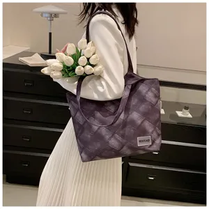Korean style quilted tote bag large capacity shoulder bag dark purple casual daily bag detail view